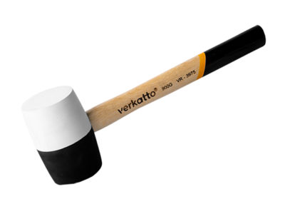 MŁOTEK GUM.CZARNO-BIAŁY 680G Z DREW.TRZONKIEM VR-3974